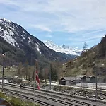 Alpine Budget By Taescherhof بيت ضيافة زيرمات